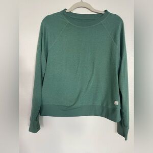 Vuori women’s size large pretty green long sleeve, loungewear
